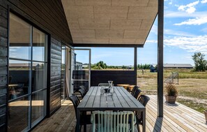 Outdoor dining - Beautiful home in Jerup with sauna (Jerup)