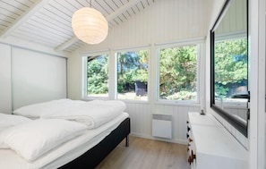 4 bedrooms, free WiFi