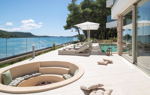 Stunning home in Kali