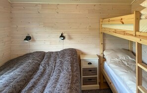 3 bedrooms, travel crib, free WiFi