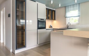 Refrigerador, horno, placa de cocina, lavavajillas