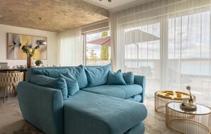 Smart TV, mesa de ping pong