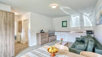 Smart-TV, Tischtennisplatte