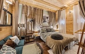 4 bedrooms, iron/ironing board, free WiFi
