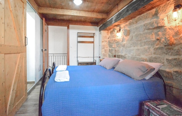 4 bedrooms, free WiFi, bed sheets