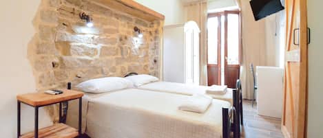 4 bedrooms, free WiFi, bed sheets