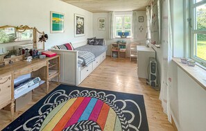 4 bedrooms, free WiFi - Pet friendly home in Grevinge with WiFi (Grevinge)