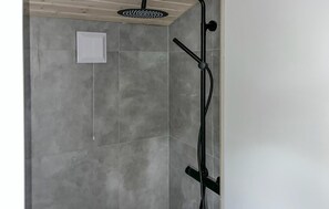Shower - 3 bedroom cozy home in Hejls (Hejls)