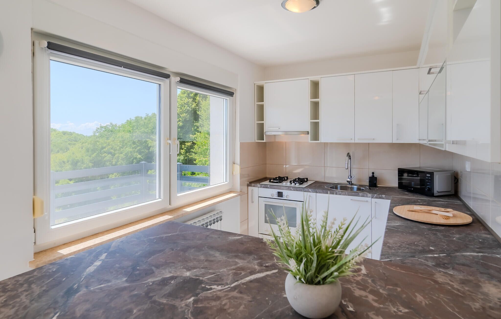 Réfrigérateur, four, plaque de cuisson, lave-vaisselle