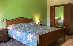 3 bedrooms, travel cot, free WiFi