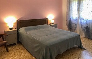 3 bedrooms, travel cot, free WiFi