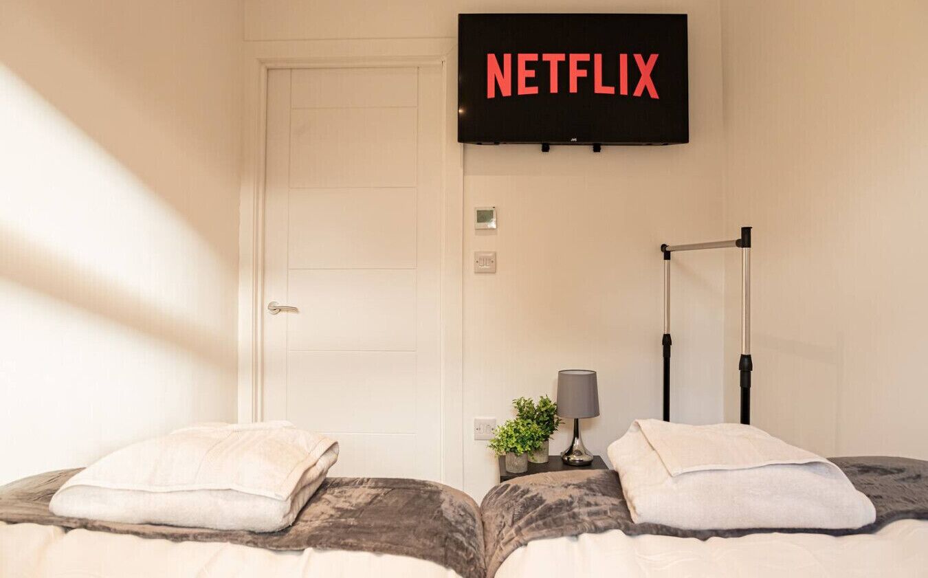 1 slaapkamer, een bureau, een strijkplank/strijkijzer, wifi