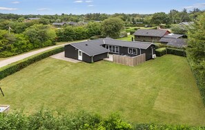 Exterior - Gorgeous home in Tarm with sauna (Tarm)