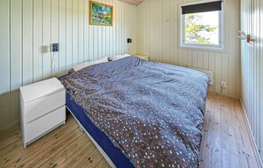 3 bedrooms, travel cot, free WiFi