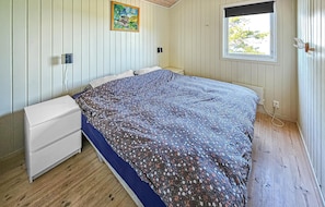 3 bedrooms, travel cot, free WiFi