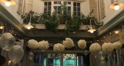 Comfy Town Stay | 2BR | Near Bacco Lounge & 7 Star