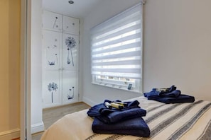 1 bedroom, desk, iron/ironing board, WiFi
