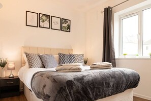 5 chambres, bureau, fer et planche à repasser, Wi-Fi