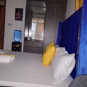 1 bedroom, iron/ironing board, Internet