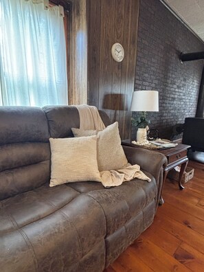 Smart-TV, peis og bøker