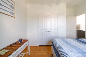 6 bedrooms, iron/ironing board, travel cot, WiFi