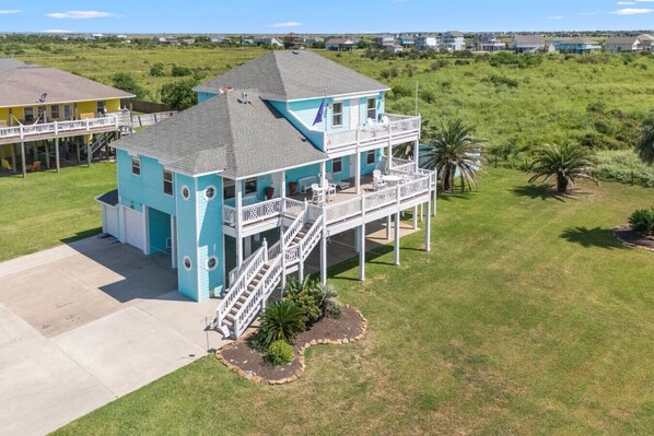 Exterior - Beach Views, 3 King Suites,  up to 15 Guests (Bolivar Peninsula)