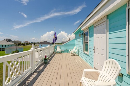 Beach Views, 3 King Suites, up to 15 Guests