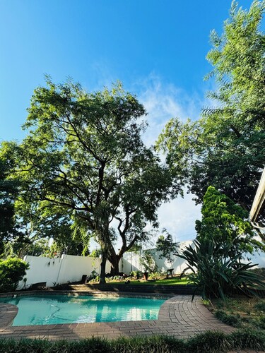 4 Bed Family Home with pool 5 minutes from Sandton City