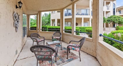 Hill Country Island Retreat