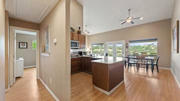 House, Multiple Beds, Balcony (Chardonnay Haus - Unit C) | Interior