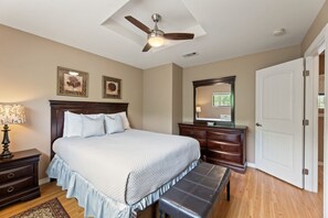 2 bedrooms, individually decorated, individually furnished, bed sheets