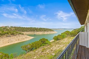 House, Multiple Beds, Balcony | Property grounds - Shiraz Haus - Unit B (Leander)