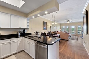 Condo, Multiple Beds, Hot Tub | Interior