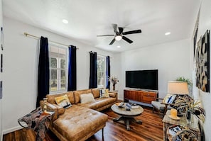 House, 1 King Bed with Sofa bed, Pool Access, City View (Salome's Chateau 10) | Living area | 42-inch flat-screen TV with digital channels - Brand New - Romantic 1BR Chateau on 5 Acres Near Samsung in Taylor (Taylor)