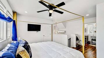 House, 1 King Bed with Sofa bed, Pool Access, City View (10) | 1 bedroom, individually decorated, individually furnished, bed sheets