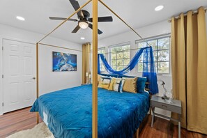 House, 1 King Bed with Sofa bed, Pool Access, City View (10) | 1 bedroom, individually decorated, individually furnished, bed sheets