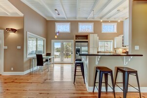 House, Multiple Beds, Patio (4) | Dining