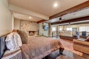 House, Multiple Beds, Patio (4) | 5 bedrooms, individually decorated, individually furnished, bed sheets