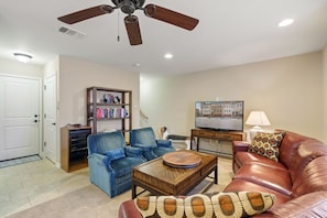 House, Multiple Beds, Balcony, River View | Living area | 42-inch flat-screen TV with digital channels