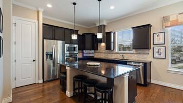 House, Multiple Beds, Balcony, River View | Private kitchen | Fridge, microwave, oven, stovetop