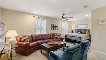 House, Multiple Beds, Balcony, River View (Bend in the River) | 3 bedrooms, individually decorated, individually furnished, bed sheets