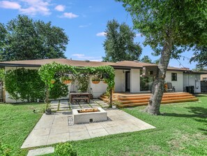 ลานระเบียง/นอกชาน