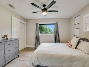 4 habitaciones, decoración personalizada y muebles diferentes