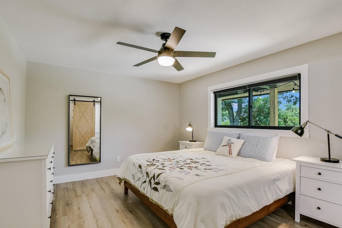 4 habitaciones, decoración personalizada y muebles diferentes