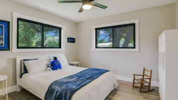 House, Multiple Beds, Pool Access, Garden View (9)