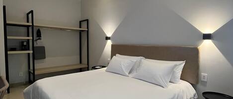 Standard dubbelrum | Skrivbord, arbetsyta för laptop och mörkläggningsgardiner