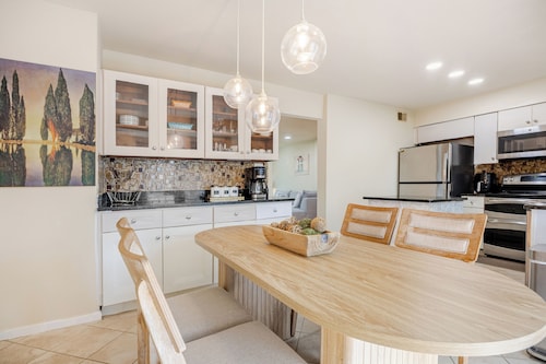 Private Downtown Herndon Escape - Full Amenities