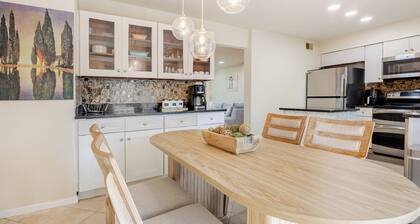 Private Downtown Herndon Escape - Full Amenities