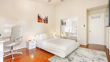 3 chambres, fer et planche à repasser, Wi-Fi, draps fournis