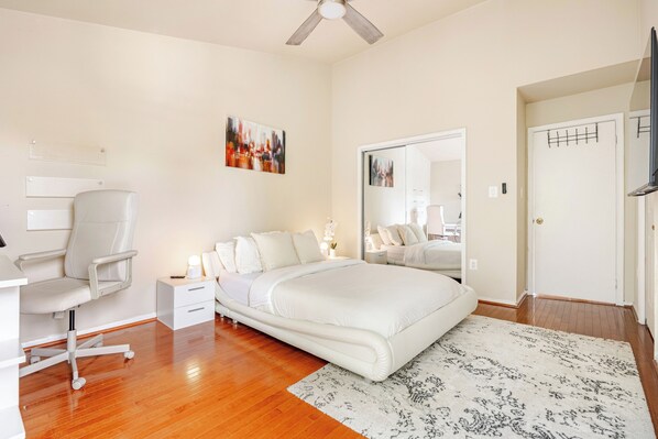 3 chambres, fer et planche à repasser, Wi-Fi, draps fournis